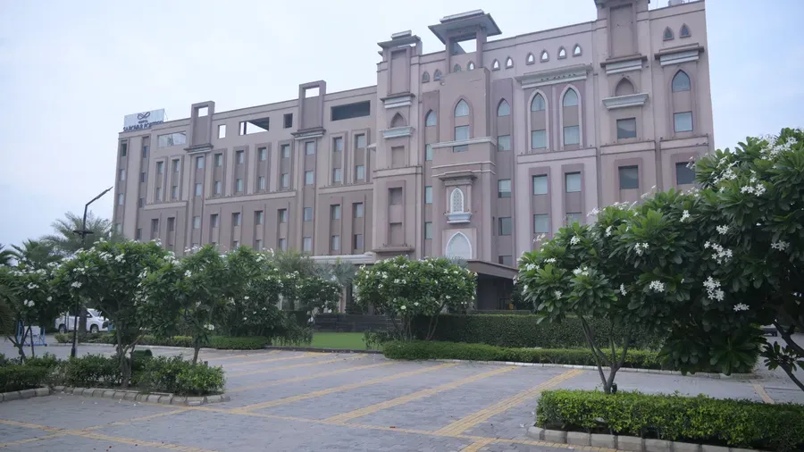 Geeta Sarovar Portico exterior